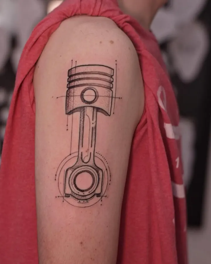 Tatuagem de geometria feita por Alessandro Pikeno